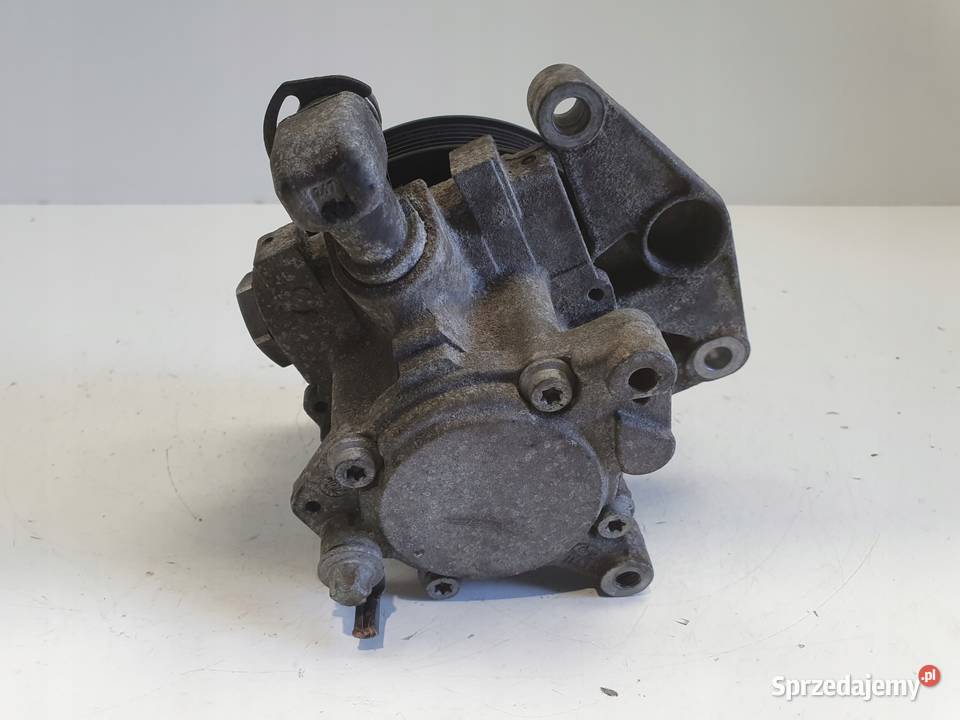 Mercedes W204 30 V6 POMPA WSPOMAGANIA LH2113887 Części samochodowe