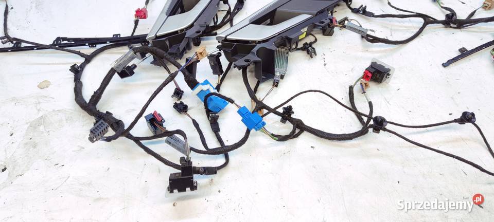 KALMKI WIĄZKI BOCZKÓW DRZWI AMBIENTE AUDI A4 B9 osobowe Materiały instalacyjne Przystajń