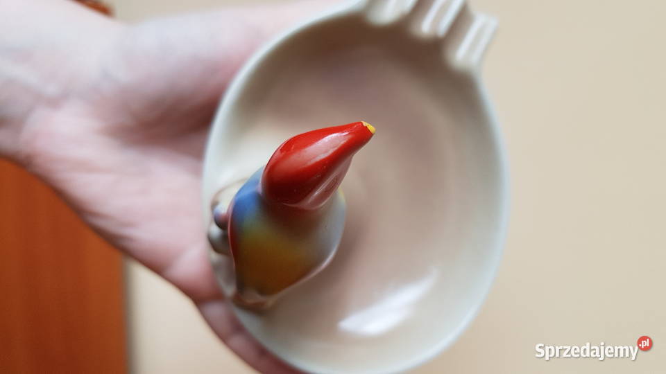 Popielniczka z ptaszkiem ptak Chodzież porcelit Pozostałe śląskie Dąbrowa Górnicza