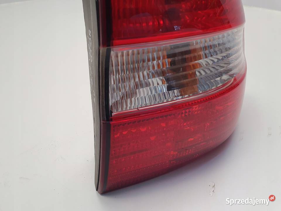 LAMPA PRAWA Volvo V40 I lift 9904r TYLNA prawy Chełm