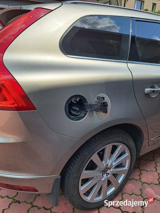SPRZEDAM VOLVO XC60 nieuszkodzony XC 60