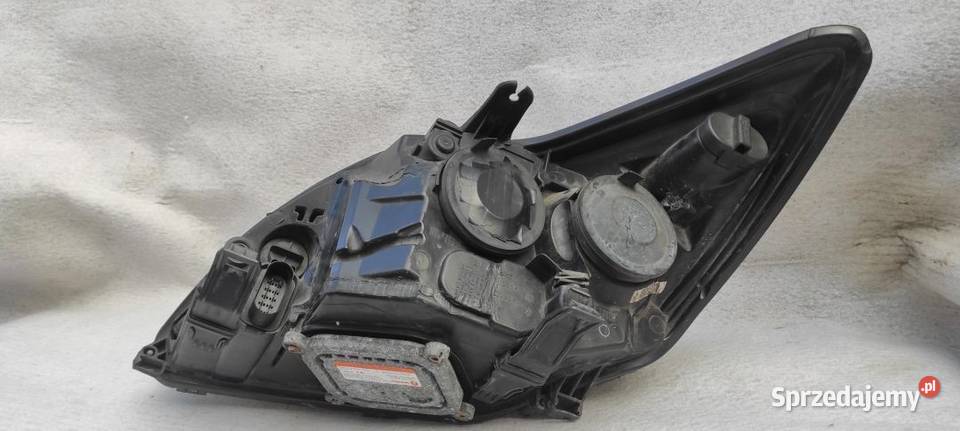 Lampa przednia REFLEKTOR XENON PRAWY FORD FOCUS Włoszczowa