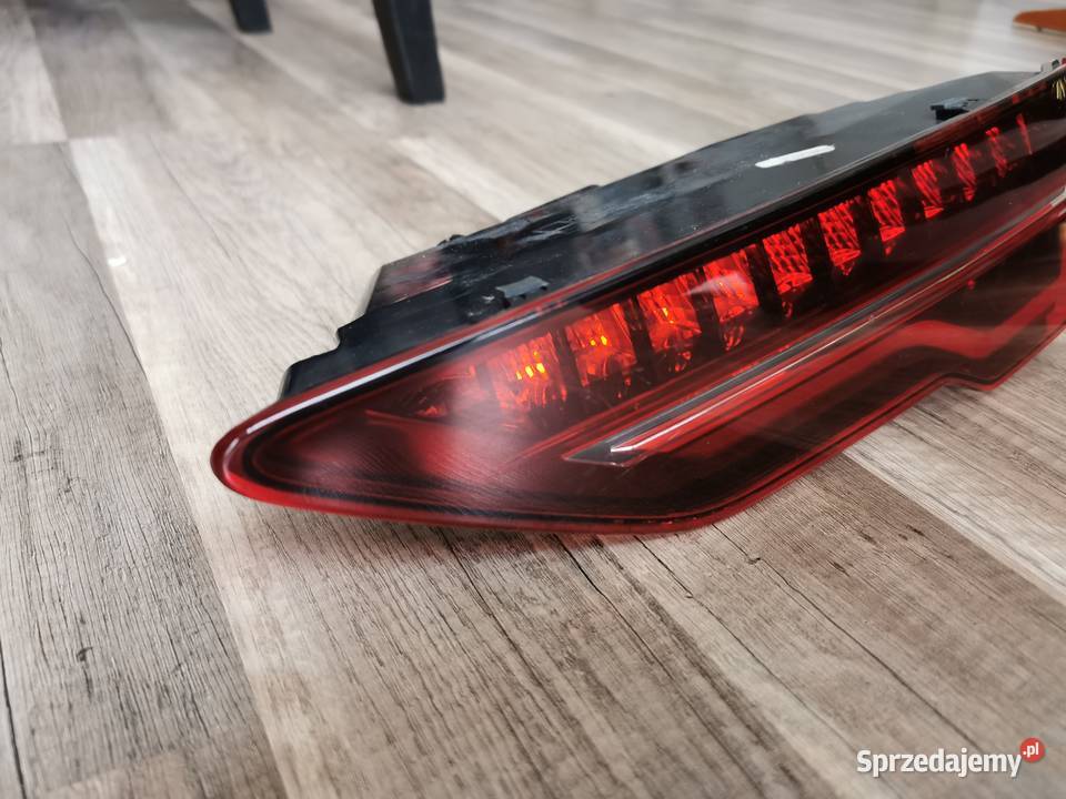 LAMPA PRAWY TYŁ TYLNIA JAGUAR IPACE J9D313A420CB lampy tylne Pielgrzymka
