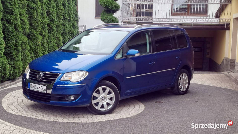 Volkswagen Touran 20 TDI 6 Bieg Klimatron Lift światła przeciwmgielne Touran Płońsk