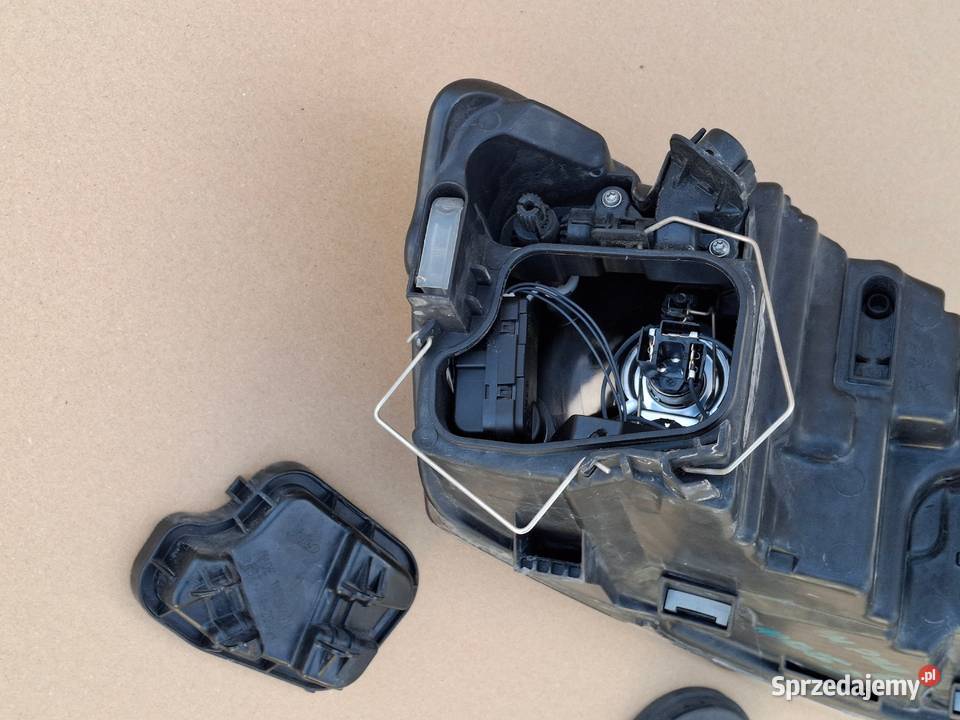 VW POLO V 6R 0914 REFLEKTOR LEWY H4 LAMPA LEWA Bieleń