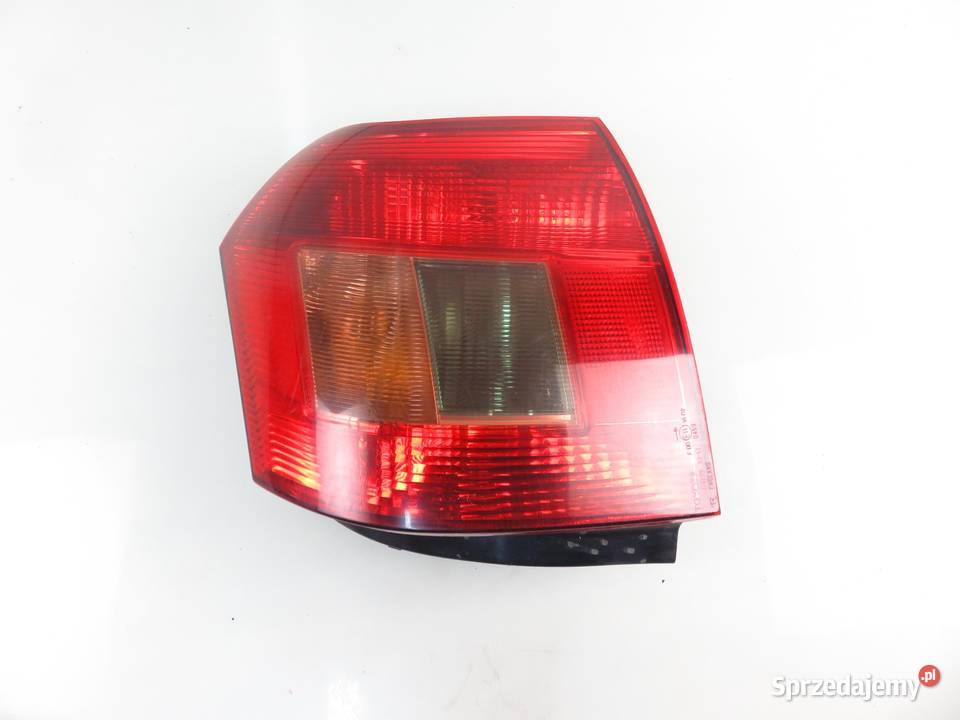 LAMPA PRAWA TYLNA TOYOTA COROLLA E12