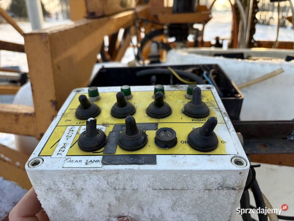 Opryskiwacz zawieszany Niedźwiedź