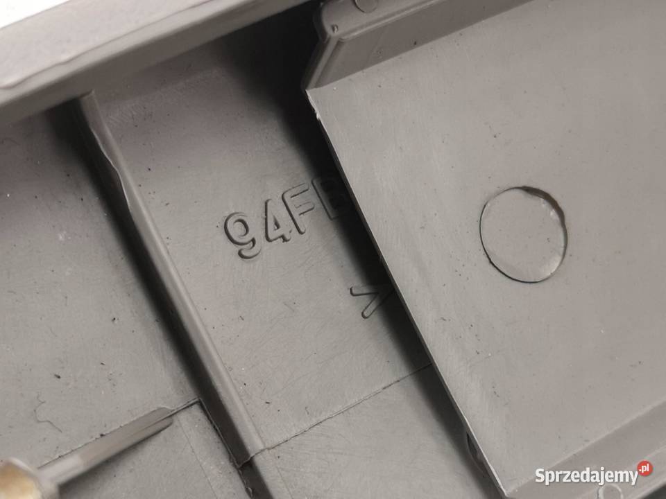 POSZYCIE SŁUPKA ŚRODEK FORD FIESTA 9602 1008525