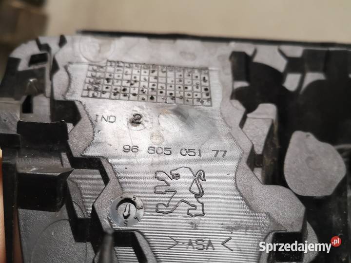 Peugeot 308 znaczek emblemat grill 9680505177 osobowe wielkopolskie Turek