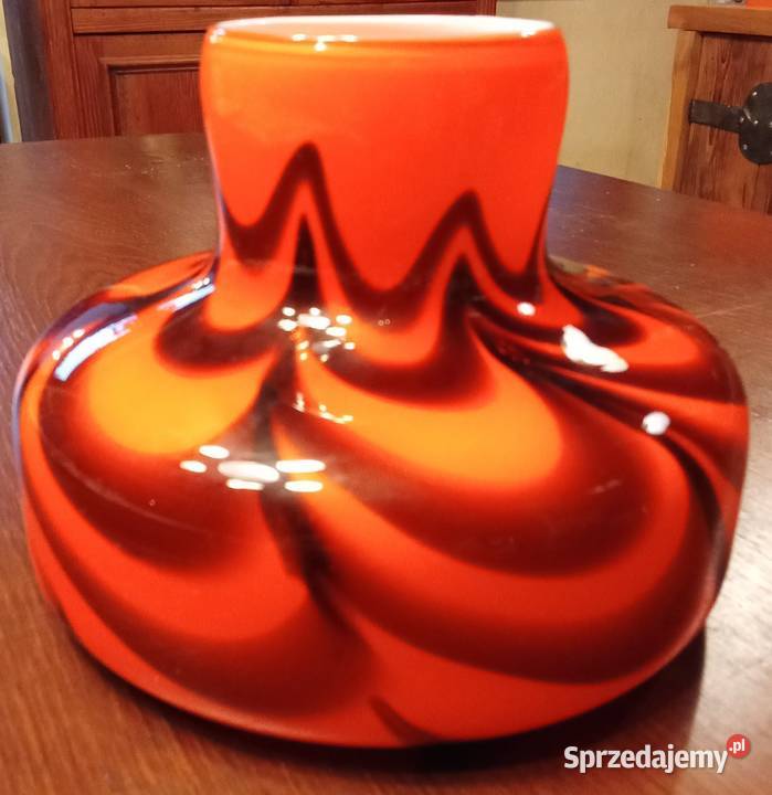 Wazon że szkła opalowego Prusim