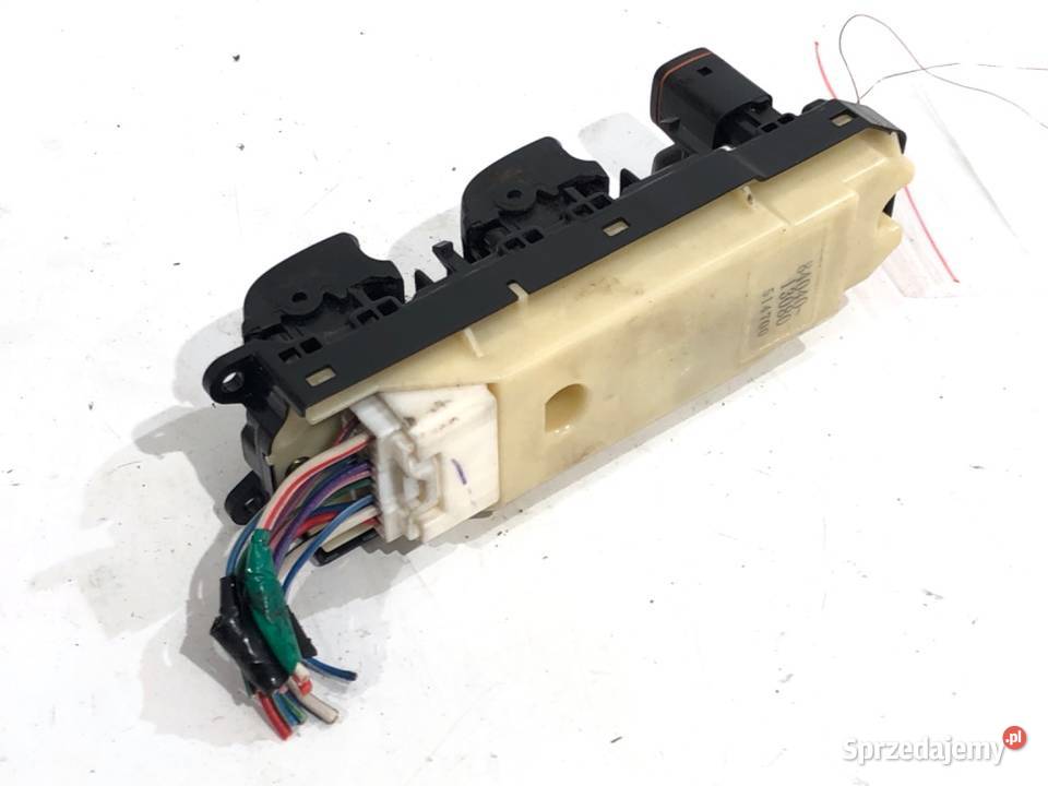 PRZEŁĄCZNIK SZYB TOYOTA COROLLA E12 8404013080