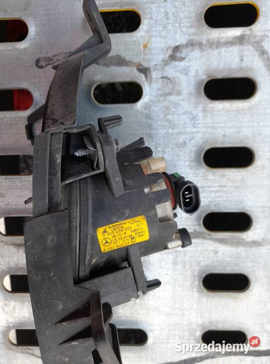 zaślepkahalogen mercedes A W169 A2518200756 Rok produkcji 2006 Oświetlenie dolnośląskie Wałbrzych