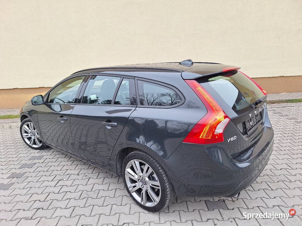 Volvo V60 ksenony 160 20 D3 5 cylindrów autoalarm Zamość