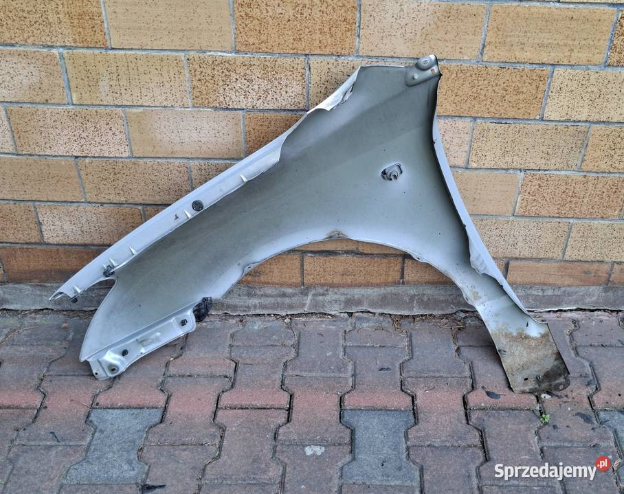 Błotnik Prawy Toyota Corolla osobowe Sandomierz