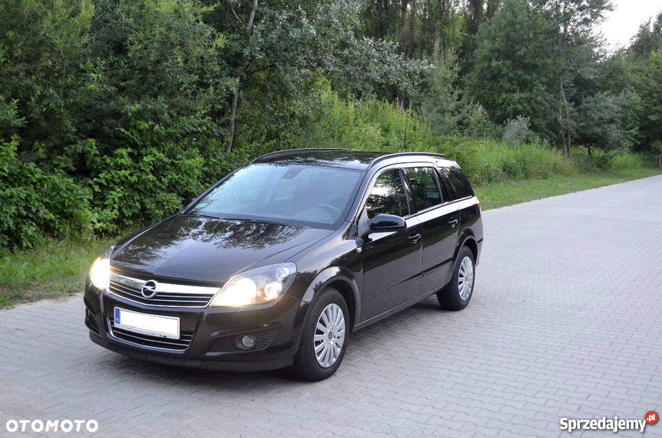 Piękna czarna Astra H kombi z 2008 r wspomaganie kierownicy