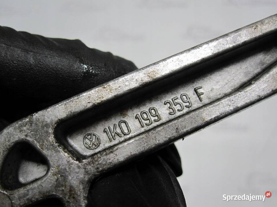 VW SCIROCCO A4 14 TSI CAV 11R 1K0199359F ŁAPA Części samochodowe świętokrzyskie