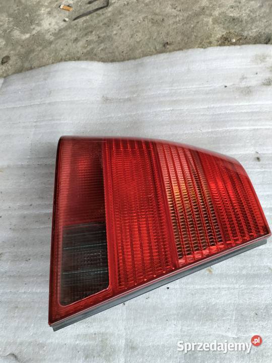 Volkswagen Bora LAMPA TYŁ TYLNA LEWA Lewe