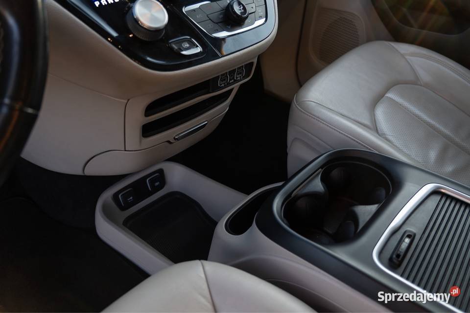 Chrysler Pacifica Plugin Hybrid Touring L elektrycznie ustawiane fotele Obryte