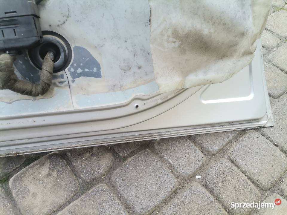 DRZWI PRAWY PRZÓD OPEL VECTRA C HB Z157 Rok produkcji 2004 Nowy Sącz