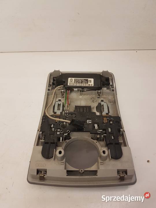 LAMPKA PODSUFITKI AUDI A3 8P 8P0947135F śląskie