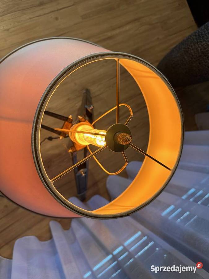 Lampa stojąca na trójnogu Tychy