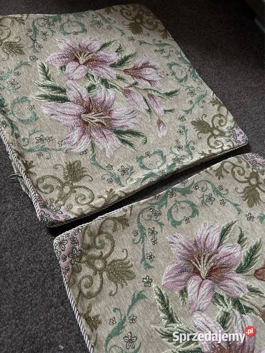 Poszewki gobelinowe zdobione złotą nitką Poszewki Zabrze
