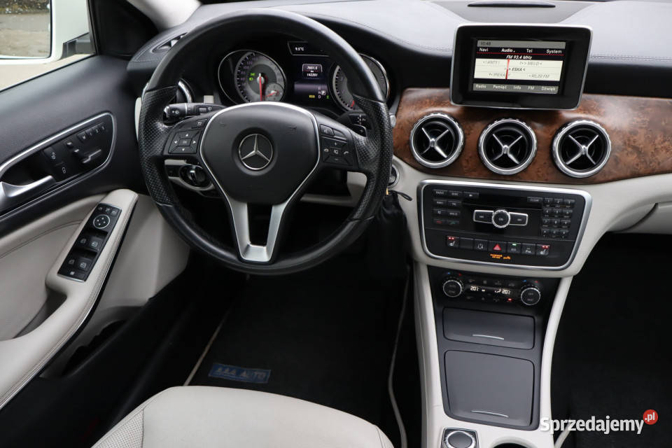 Mercedes GLA GLA 200 reflektory ksenonowe Zabrze