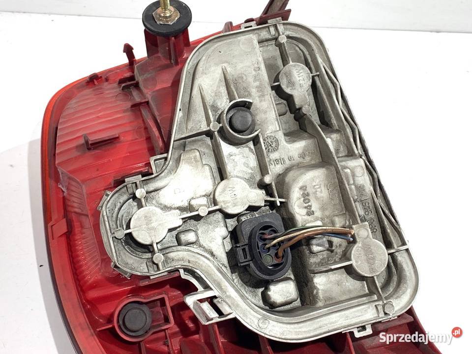 LAMPA PRAWY TYŁ AUDI A3 8P 8P0945096 Hatchback