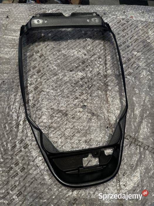 Suzuki UC 125150 Osłona Mocowanie schowek N1033 Poznań