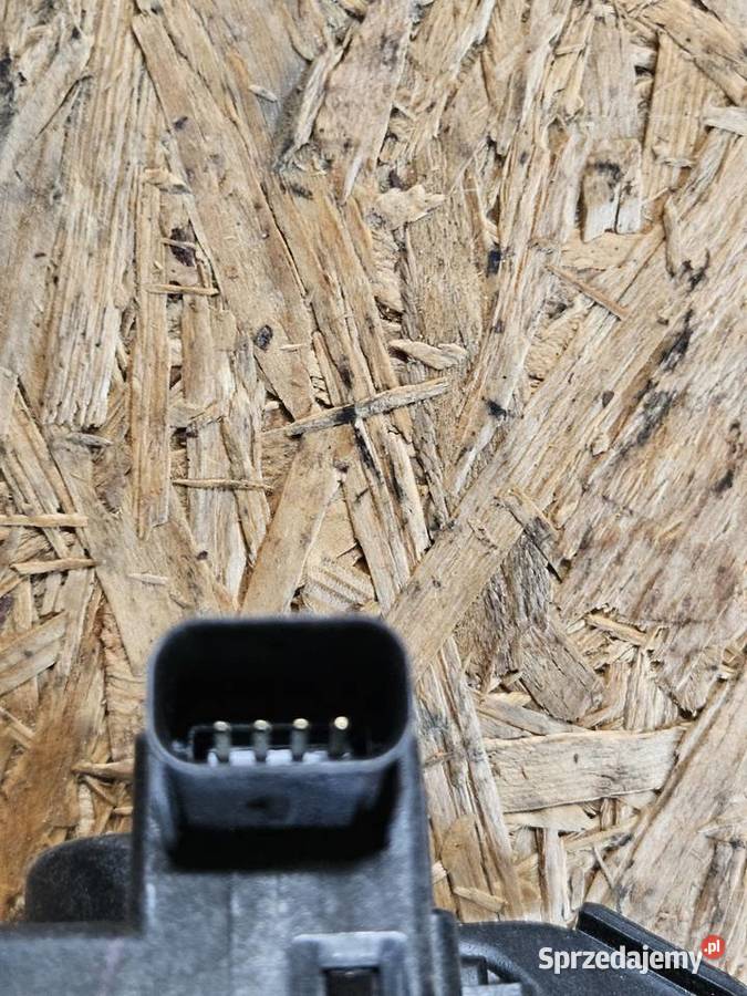 Zamek klapy bagażnika Kia stonic oe 4 81230h8400 osobowe Warszawa