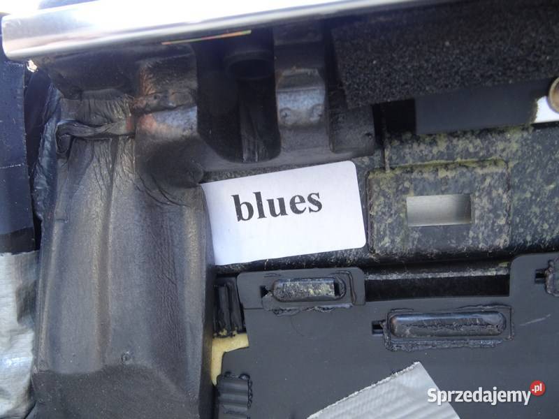 AUDI A8 D2 TAPICERKA BOCZKI DRZWI LONG BLUES wielkopolskie Przemęt