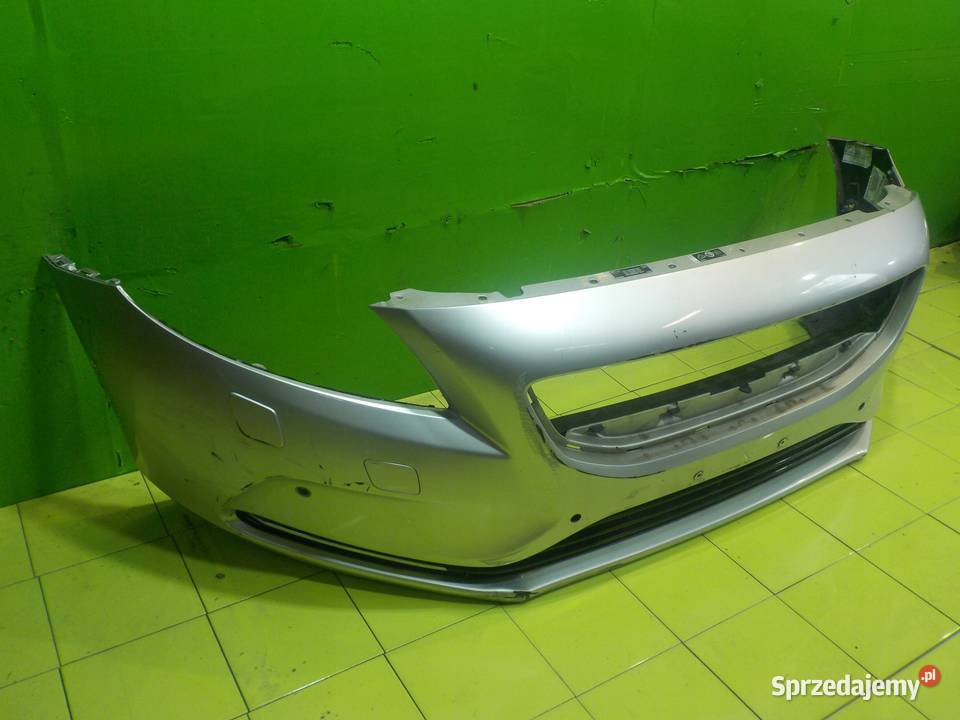 VOLVO V40 II 13r zderzak przod Suków