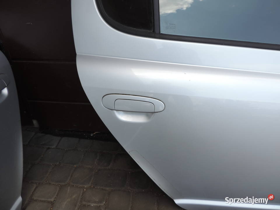 DRZWI PRAWY TYŁ TOYOTA YARIS I HB FL 1E7 osobowe Nowy Sącz sprzedam
