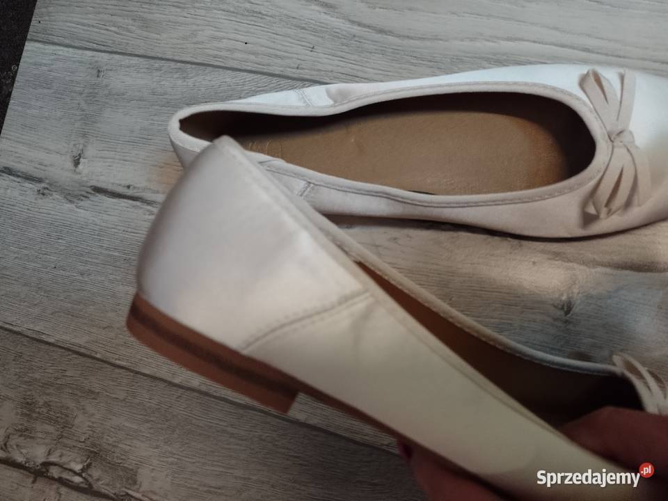 40 ASOS Kremowe baleriny wieczorowe z Londynu Kraków