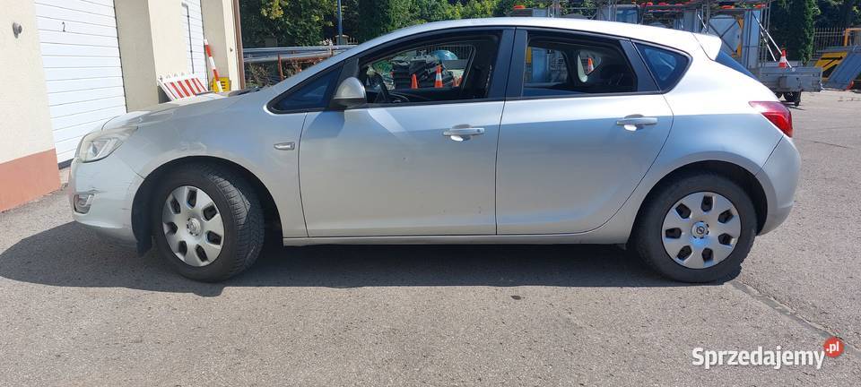 Opel Astra J 2011r 17 cdti 110 polski salon 1686cm3
