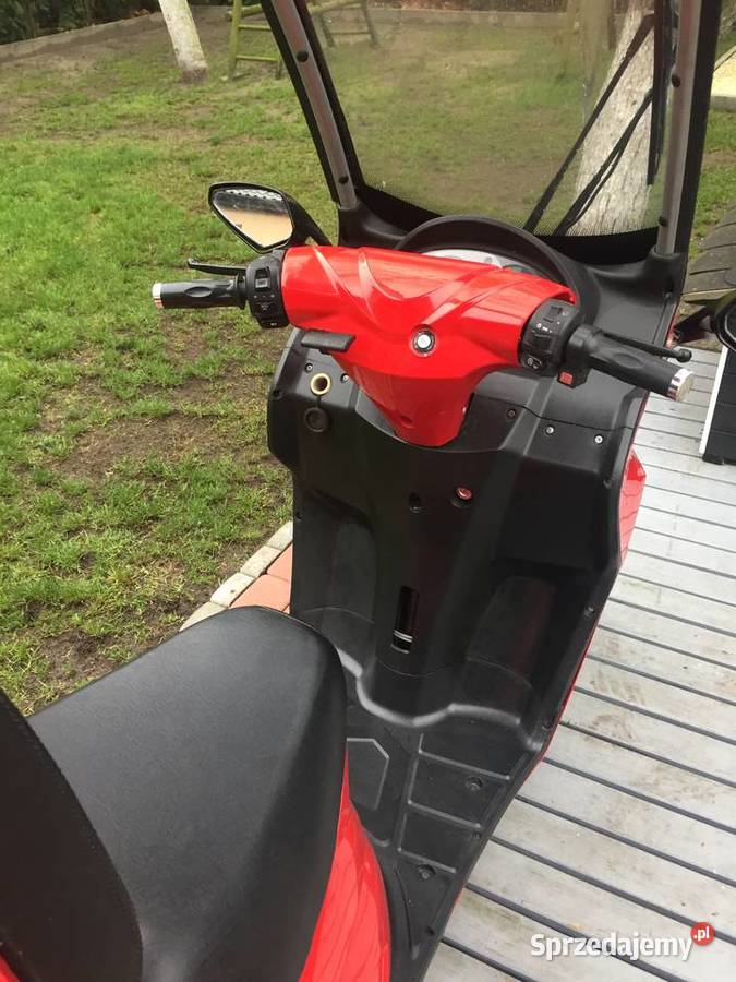 Trzykołowy skuter z dachem elektryczny naped 15KM