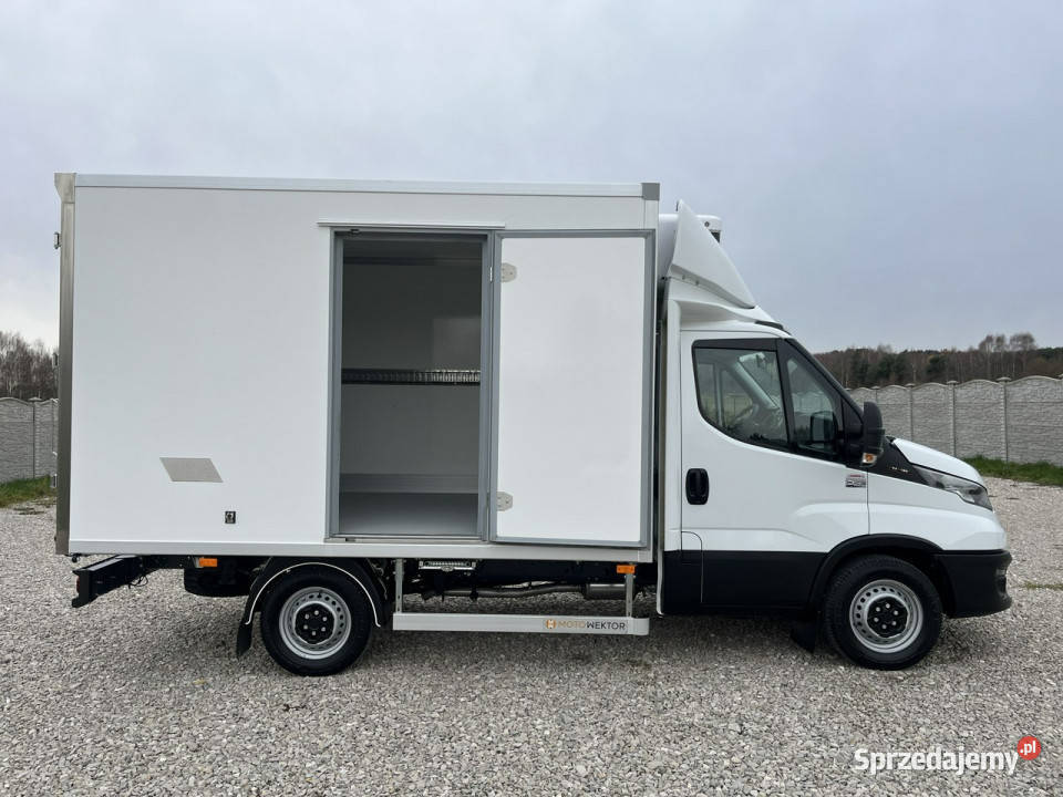 Iveco Daily 35S16 Mroźnia29C29CChłodnia Śieć230V manualna Daleszyce sprzedam