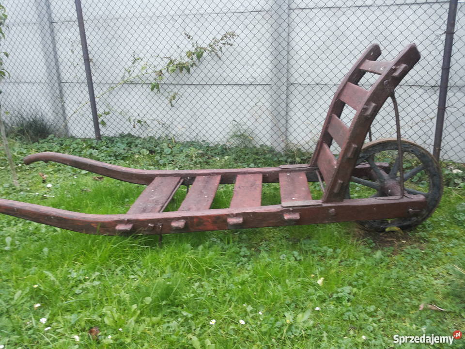 Taczka drewniana zabytek