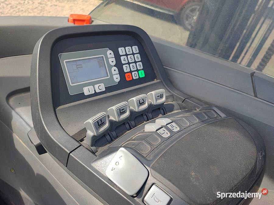 Wózek widłowy elektryczny reach truck BT RRE 140 Wózki widłowe