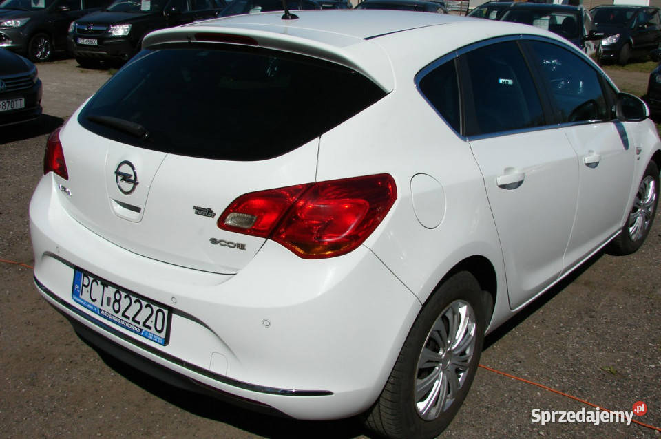 Opel Astra 14 benz 120 J 20092019 Piła