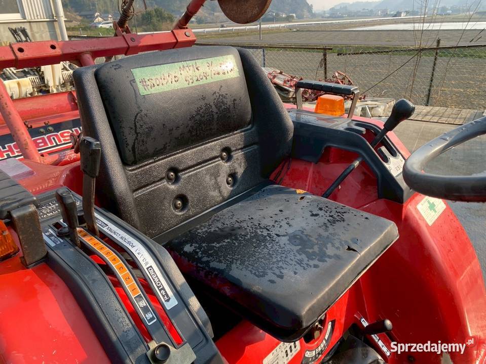 Traktor Mitsubishi MT16 Skała