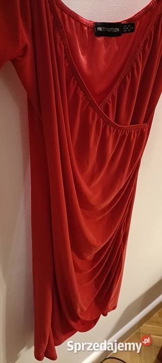 Piękna czerwona sukienka PrettyLittleThing Warszawa