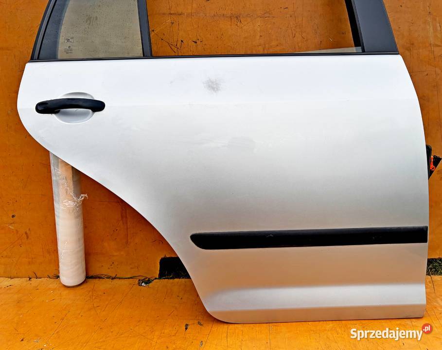 VW GOLF V PLUS 08r DRZWI PRAWE TYŁ KOLOR LA7W Radom sprzedam