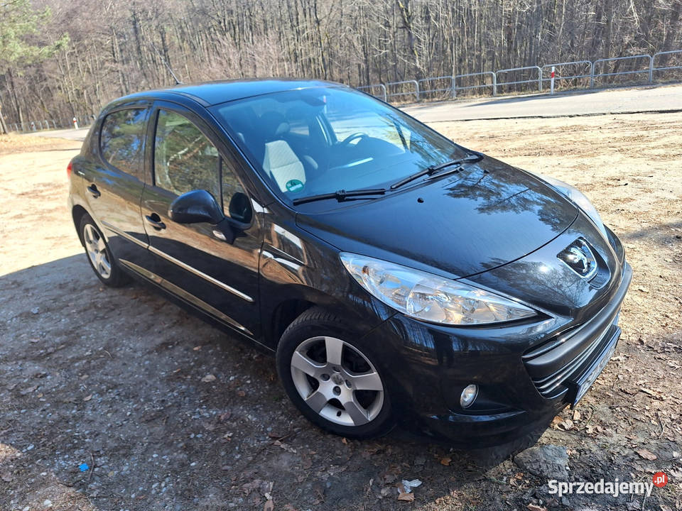 Peugeot 207 produkcji 2010 Silnik 16 benzyna Peugeot Szczecinek