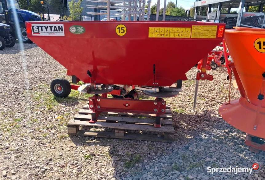 Rozsiewacz nawozów 600 l malowany tarcze nieuszkodzony Rozsiewacze nawozów Wyszków