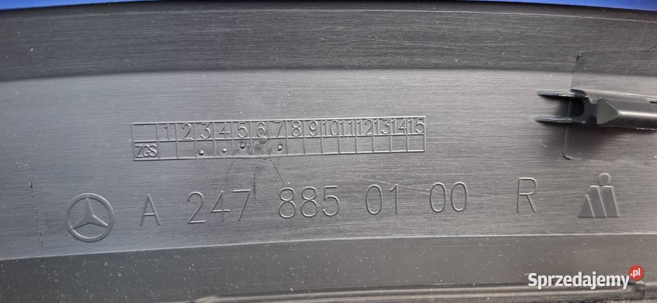 MERCEDES GLA W247 LISTWA NAKŁADKA BŁOTNIKA PRAWY Bieleń