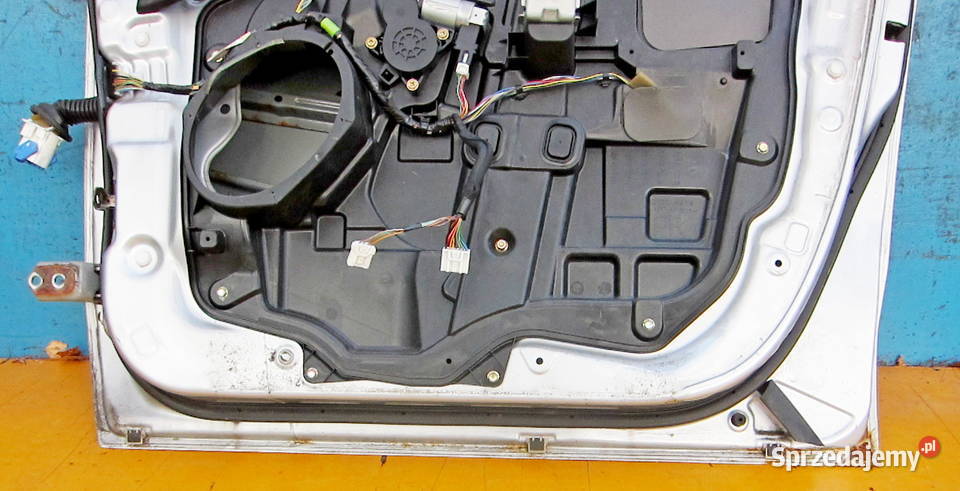 MAZDA 5 0510 DRZWI PRAWE PRZEDNIE SREBRNA mazowieckie Zwoleń sprzedam