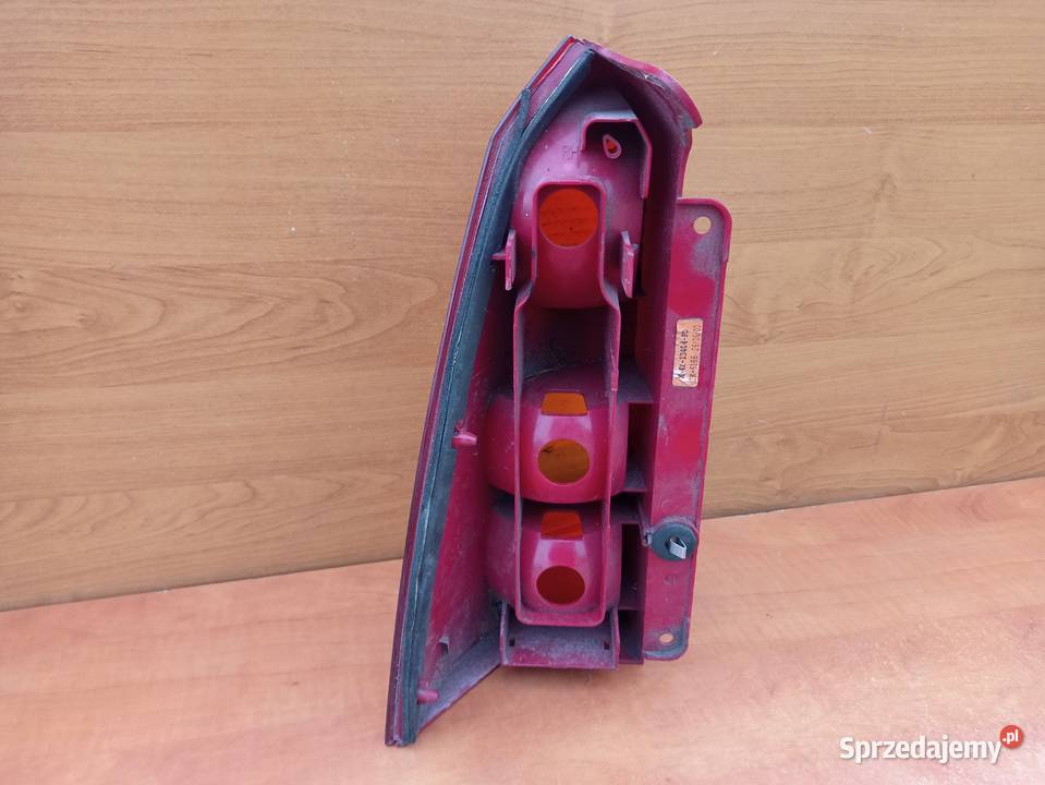 Ford Focus MK1 I kombi lampa tył tylna prawa Sieradz
