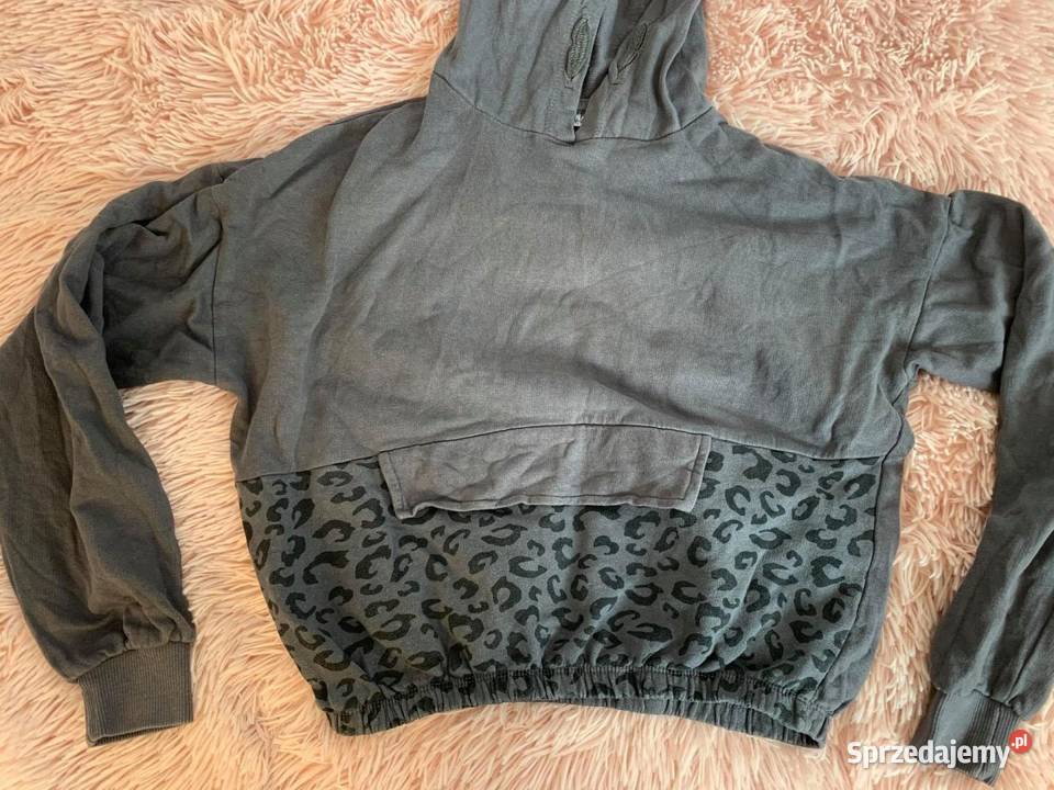 Bluza z kapturem szara w panterkę szary/srebrny Bluzy Jasło