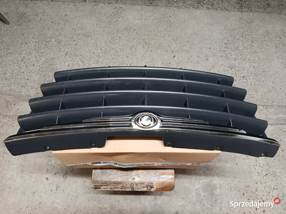 Grill Atrapa Chrysler Voyager IV Lift 04857960AA Olchowa sprzedam